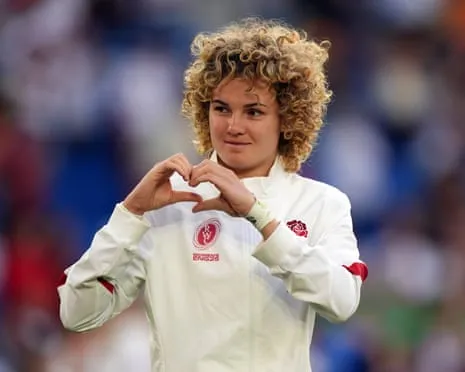 The Red Roses' Kildunne and Botterman Ready to Take On France in Semi-final